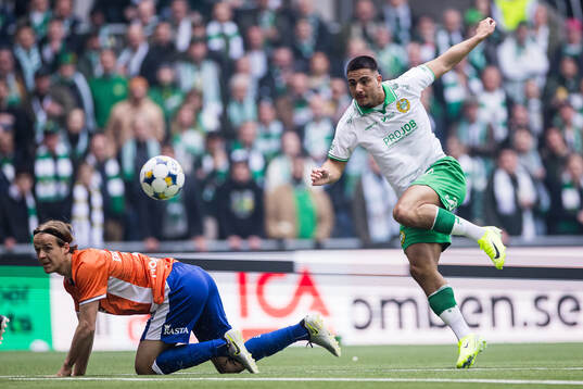 IFK Göteborgs August Erlingmark och Hammarbys Jusef Erabi