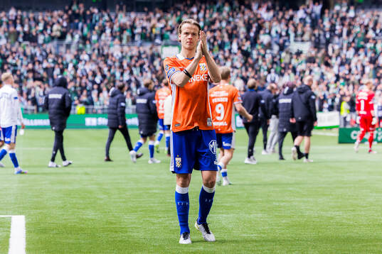 IFK Göteborgs August Erlingmark deppar