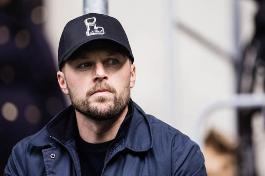Herrlandslagets assisterande tränare Sebastian Larsson på