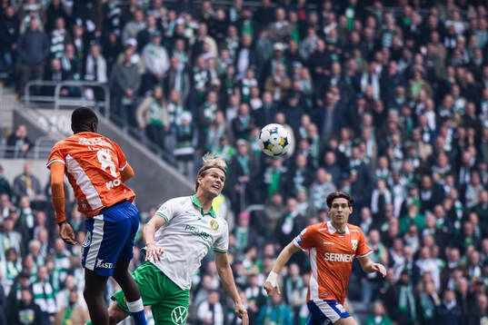 Hammarbys Markus Karlsson och IFK Göteborgs Imam Jagne