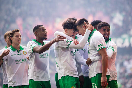 Hammarbys Jusef Erabi jublar med Hampus Skoglund, Paulos