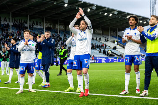 IFK Norrköpings spelare jublar