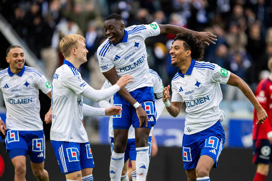 IFK Norrköpings Jesper Ceesay jublar med lagkamrater