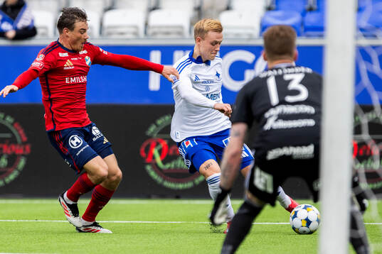 Östers Tatu Varmanen och IFK Norrköpings Isak Andri