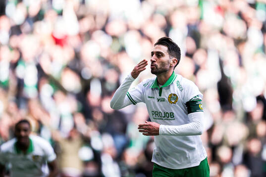Hammarbys Nahir Besara jublar