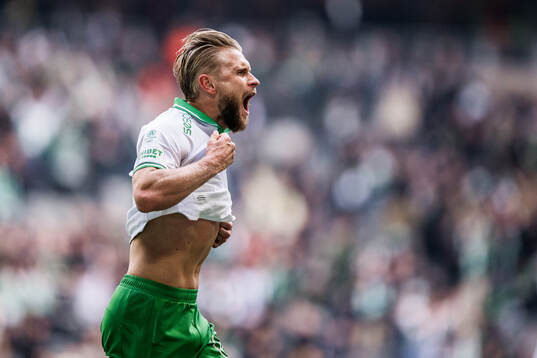 Hammarbys Simon Strand jublar