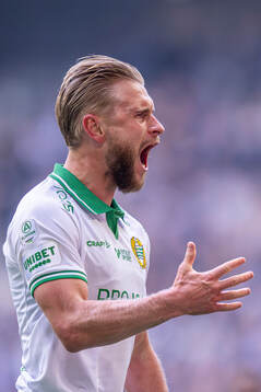 Hammarbys Simon Strand jublar