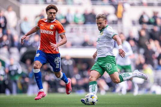 IFK Göteborgs Thomas Santos och Hammarbys Simon Strand