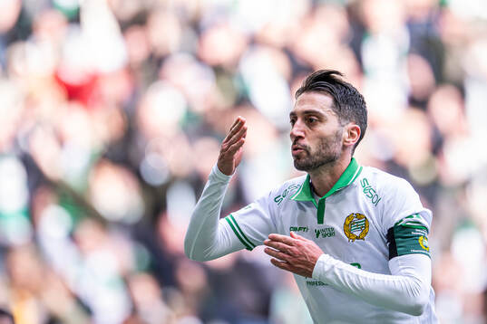 Hammarbys Nahir Besara jublar