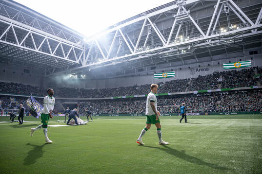 Hammarbys Shaquille Pinas och Victor Eriksson i