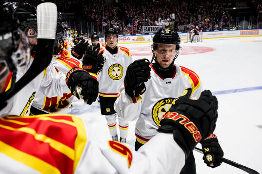 Brynäs Linus Ölund jublar