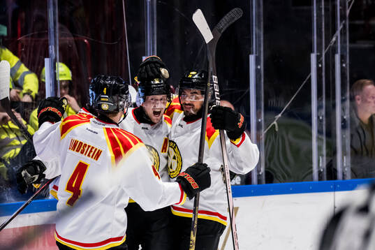 Brynäs Linus Ölund jublar