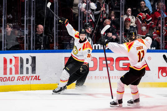 Brynäs Linus Ölund jublar