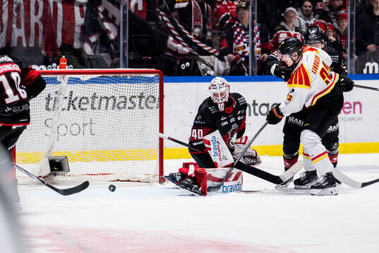 Malmö Redhawks målvakt Oskar Blomgren och Brynäs Axel