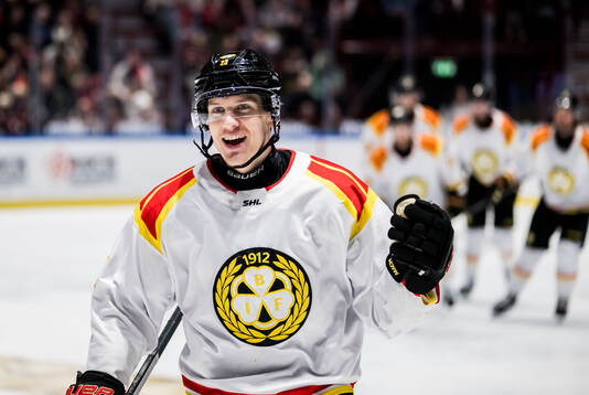 Brynäs Oskar Lindblom jublar