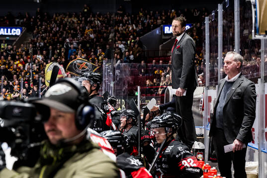 Malmö Redhawks tränare Tomas Kollar deppar
