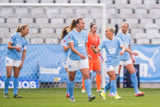 Malmö FFs Mia Persson och Ellen Löfqvist deppar