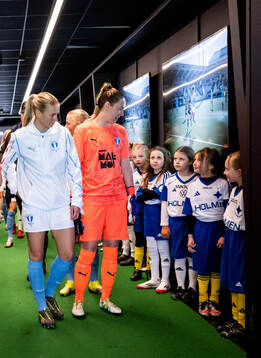 Malmö FFs Nellie Lilja och målvakt Moa Öhman