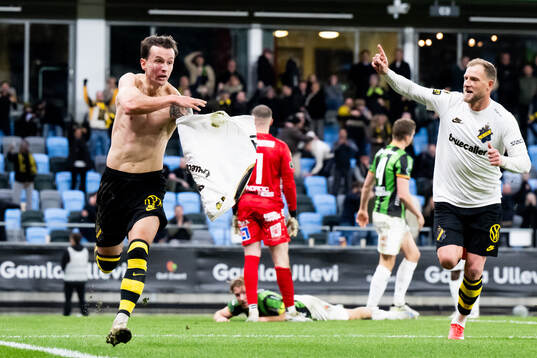 AIKs Bersant Celina jublar med John Guidetti