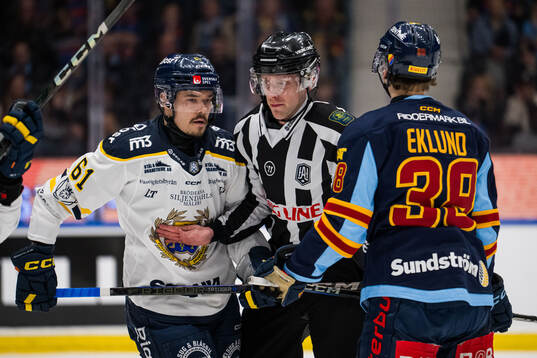 Södertäljes Miikka Pitkänen och Djurgårdens Victor