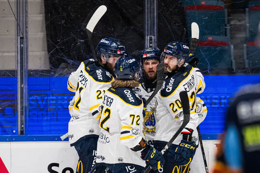 Södertäljes Daniel Norbe jublar