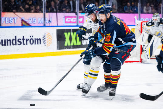 Södertäljes Daniel Norbe och Djurgårdens Dick Axelsson