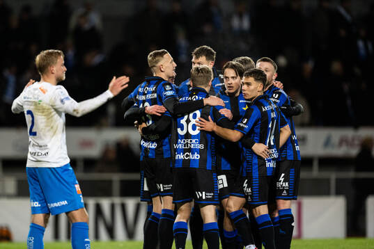 Sirius spelare deppar medan Värnamos Johan Rapp deppar