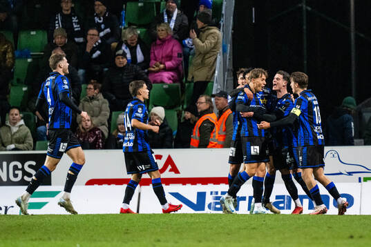 Sirius Marcus Lindberg jublar med Robbie Ure och Adam Vikman
