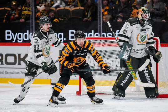 Färjestads Lucas Forsell och Skellefteås Andreas Johnson