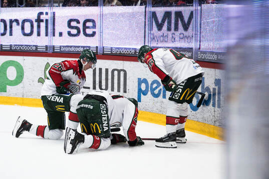 Frölundas Jacob Peterson har ont