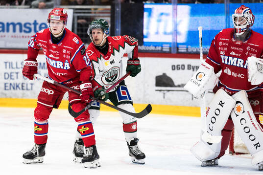 Timrås Simon Forsmark och Frölundas Max Friberg