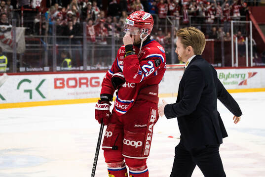 Timrås Filip Hållander deppar