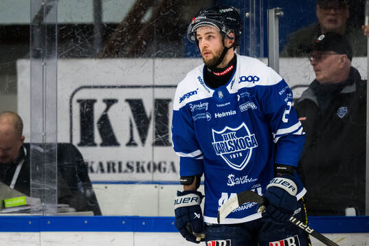 Karlskogas Måns Krämer lämnar isen