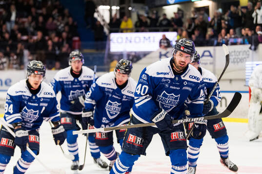 Karlskogas Kalle Jellvert jublar