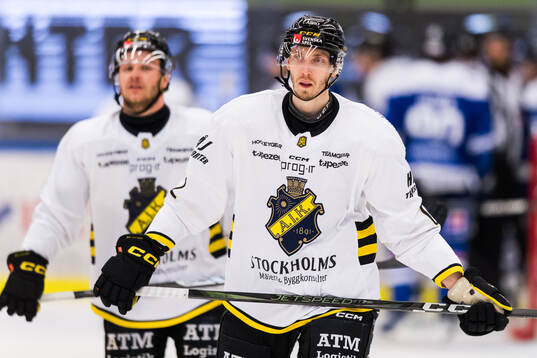 AIKs Simon Åkerström deppar