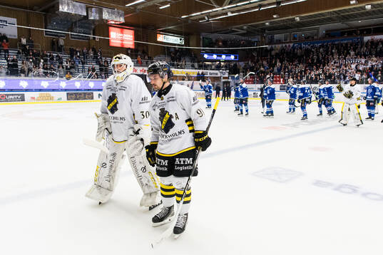 AIKs målvakt Victor Brattström och Gerry Fitzgerald