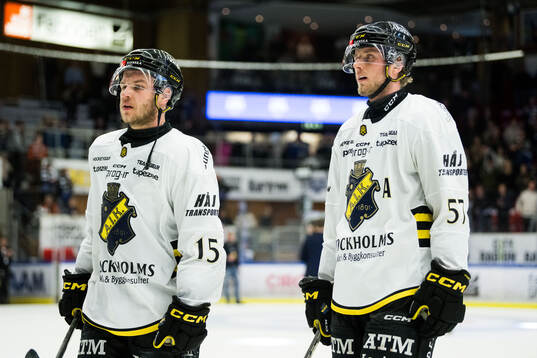 AIKs Jordan Bellerive och Alfred Barklund deppar