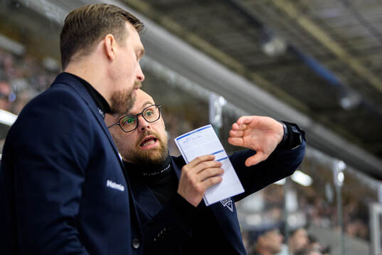 Karlskogas assisterande tränare Martin Sandgren och