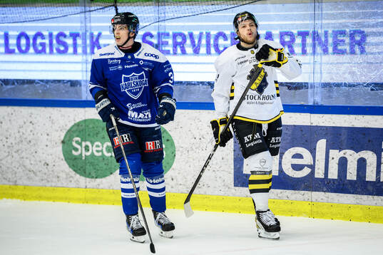 Karlskogas Stefan Milosevic och AIKs Scott Pooley