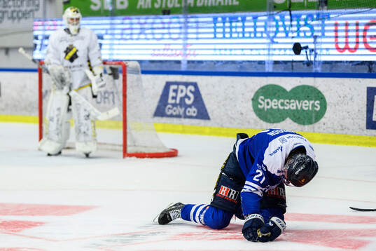 Karlskogas Christoffer Jansson har ont
