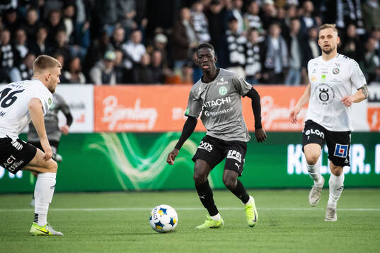 Västerås Mamadou Diagne och Örebros Erik Andersson
