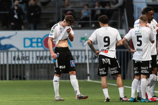 Örebros Erik McCue deppar
