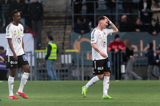 Örebros Hamse Shagaxle och Samuel Kroon deppar