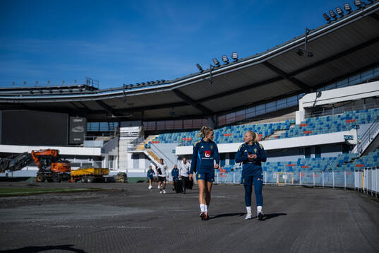 Fridolina Rolfö and Goalkeeper Emma Holmgren of Sweden