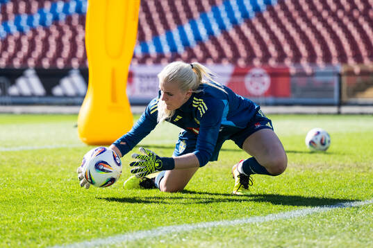 Goalkeeper Emma Holmgren