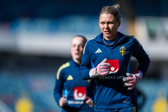 Goalkeeper Jennifer Falk