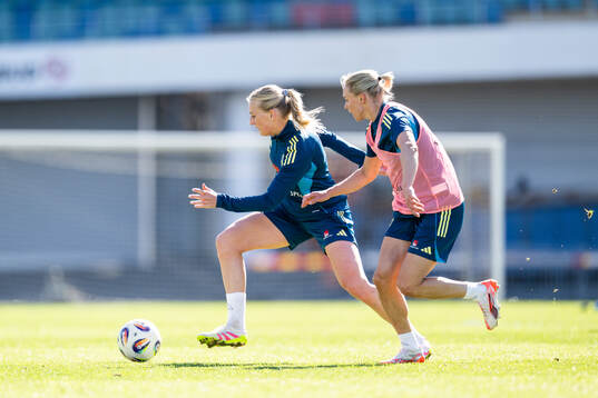 Stina Blackstenius and Jonna Andersson