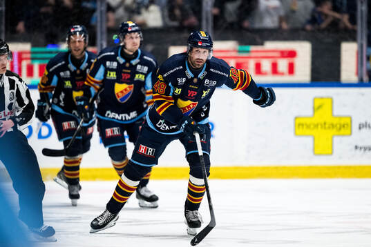 Djurgårdens Dick Axelsson jublar