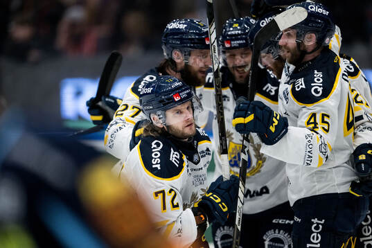Södertäljes Nicolai Meyer jublar
