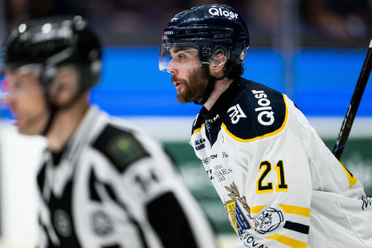 Södertäljes Nolan Stevens jublar